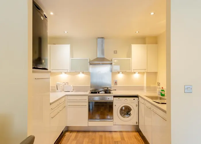 Luxury 2 Bed Ensuite Apartment In Deansgate 1 Min Walk To Commercial Area