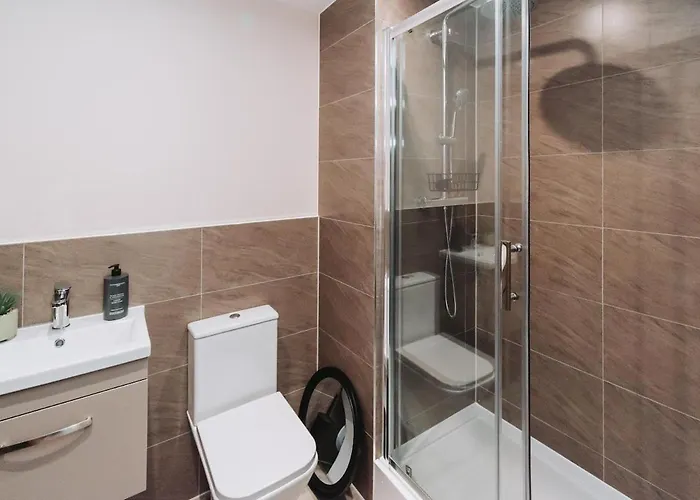 2 Bed 2 Bath Close To Ctre Sleeps 5 -free Parking * 맨체스터