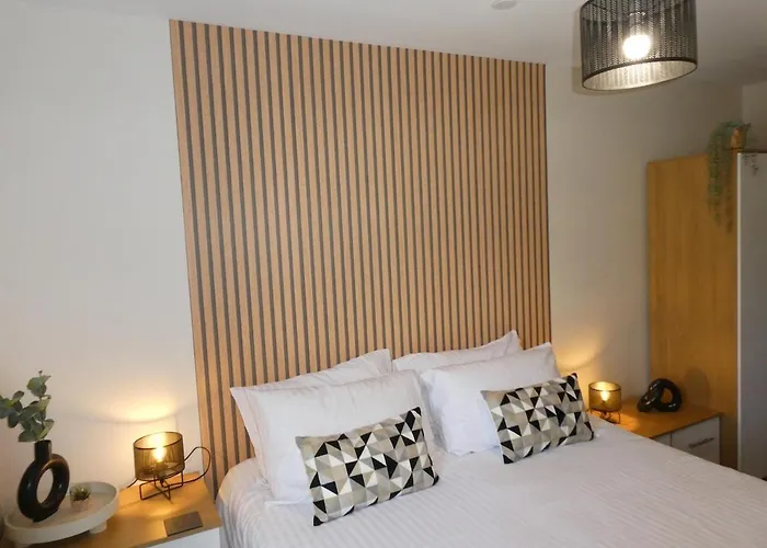 2 Bed 2 Bath Close To Ctre Sleeps 5 -free Parking