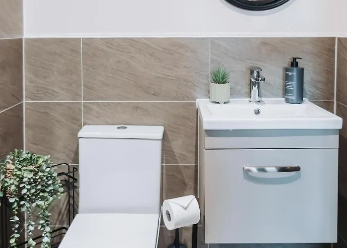 2 Bed 2 Bath Close To Ctre Sleeps 5 -free Parking * 맨체스터