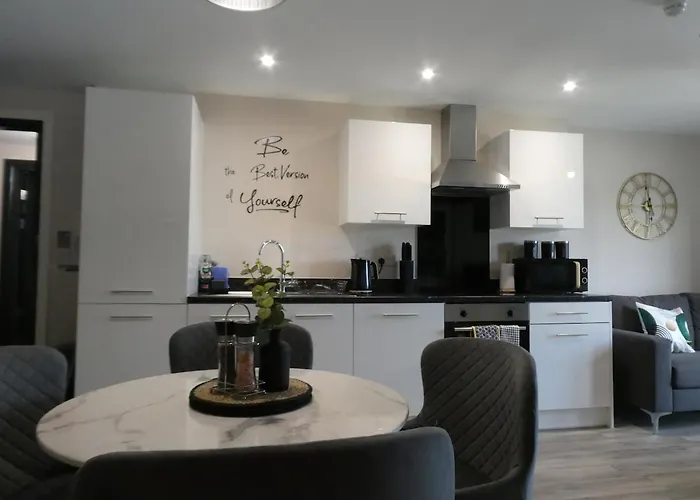 2 Bed 2 Bath Close To Ctre Sleeps 5 -free Parking Daire *