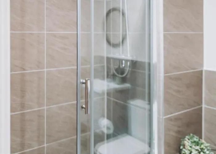 Daire 2 Bed 2 Bath Close To Ctre Sleeps 5 -free Parking *