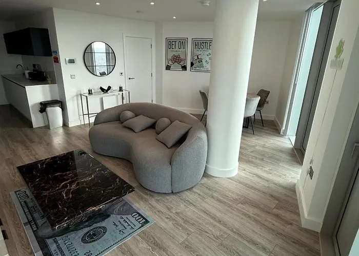 3bed Sleeps 6 - With Wifi * Mánchester