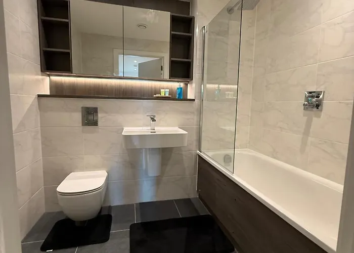 3bed Sleeps 6 - With Wifi Apartment *