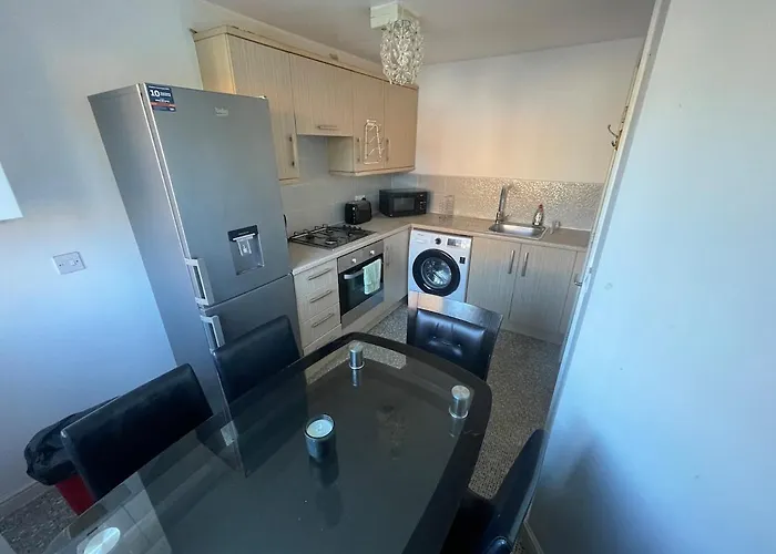 Large 3-bed House Near Etihad & Coop Live Manchester