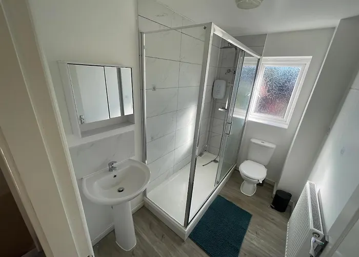 Apartament Large 3-bed House Near Etihad & Coop Live Manchester