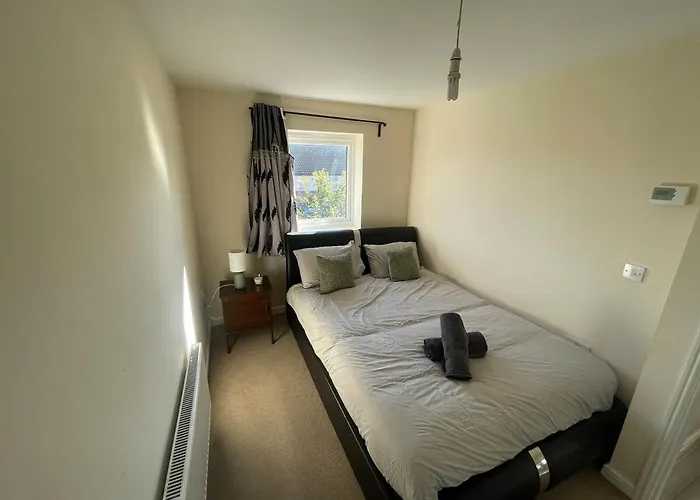 Large 3-bed House Near Etihad & Coop Live *