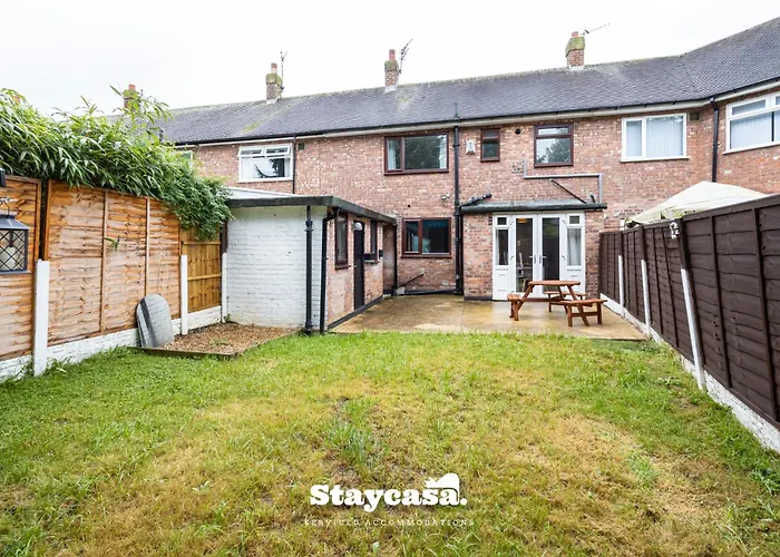 Сasa de vacaciones Spacious Cosy Cove With Large Driveway And Garden Wythenshawe