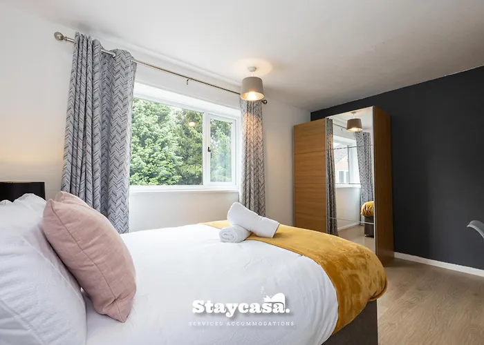 Spacious Cosy Cove With Large Driveway And Garden ווית'נשו