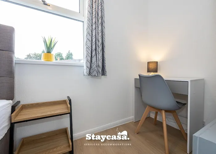 Сasa de vacaciones Spacious Cosy Cove With Large Driveway And Garden *