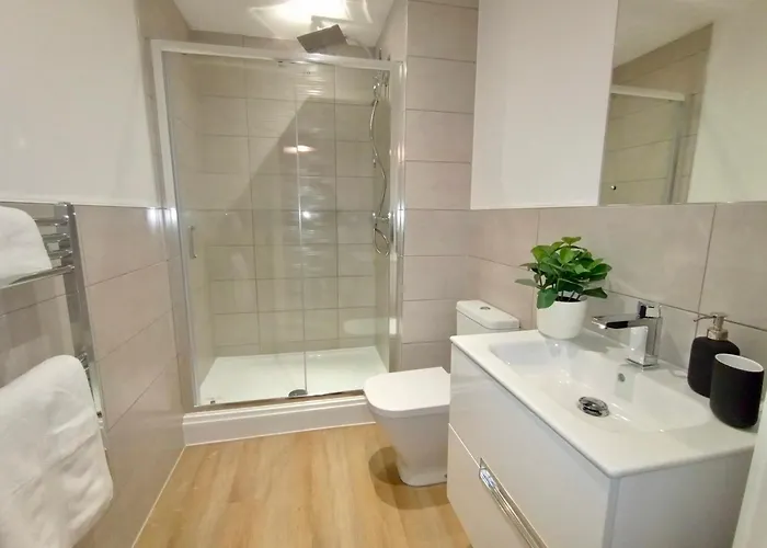 Luxury 2 Bed 2 Bath Flat Near Old Trafford * 맨체스터