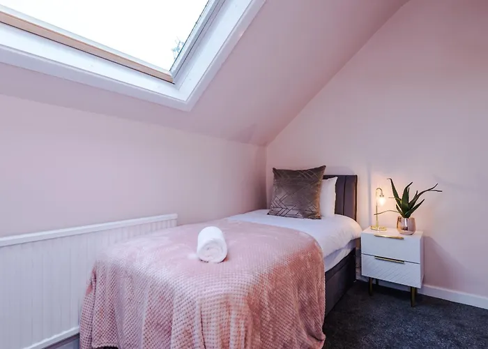 Feriehus Newly Renovated 5 Bedroom Home-manchester Manchester