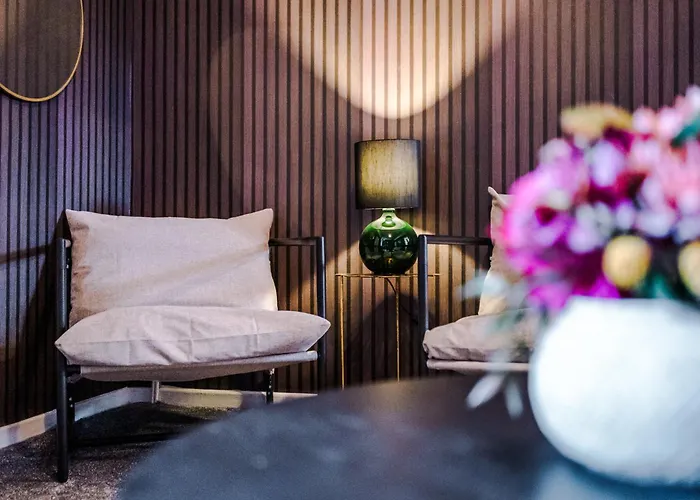 Newly Renovated 5 Bedroom Home-manchester Feriehus *