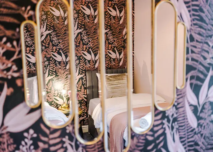 Newly Renovated 5 Bedroom Home-manchester * Manchester