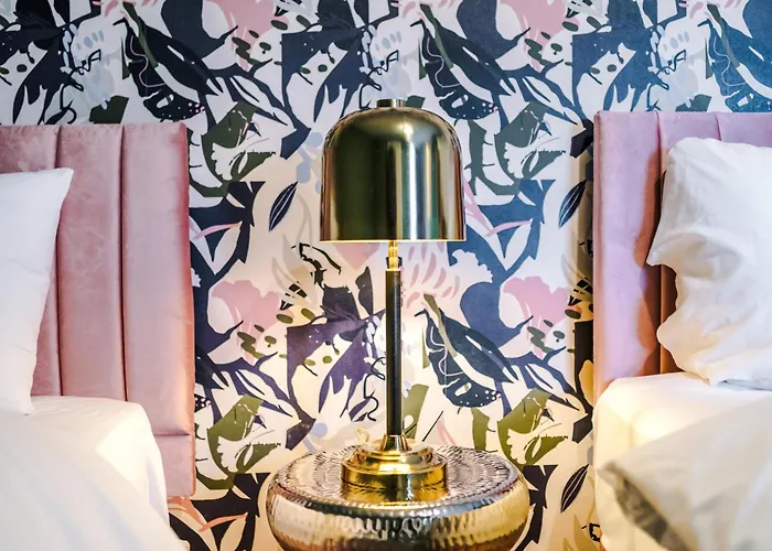 Newly Renovated 5 Bedroom Home-manchester * Manchester