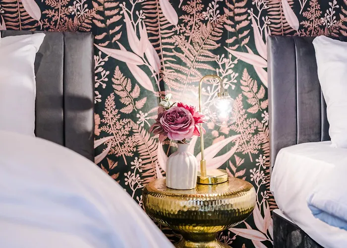 Newly Renovated 5 Bedroom Home-manchester Feriehus *