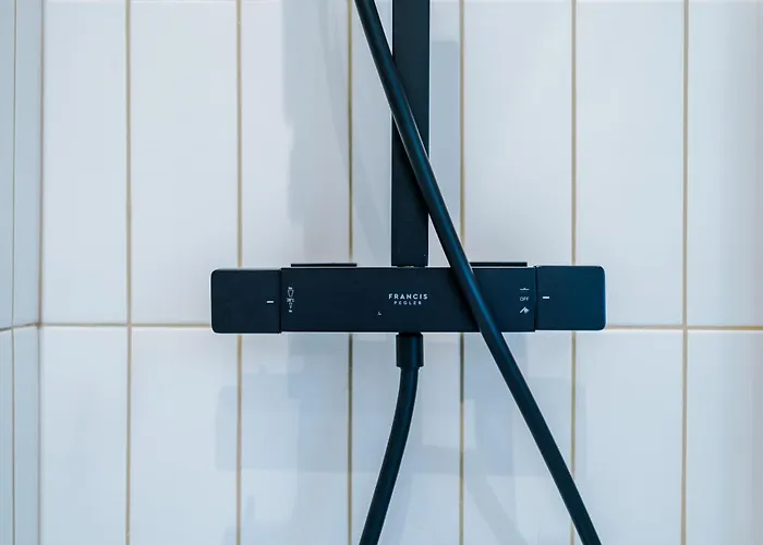 Newly Renovated 5 Bedroom Home-manchester Holiday home Manchester