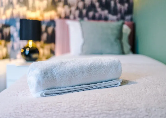 Feriehus Newly Renovated 5 Bedroom Home-manchester Manchester