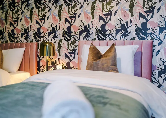 Newly Renovated 5 Bedroom Home-manchester Casa de Férias *