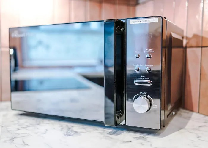 Feriehus Newly Renovated 5 Bedroom Home-manchester