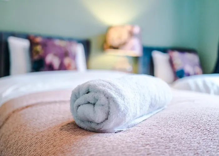 Newly Renovated 5 Bedroom Home-manchester Feriehus *