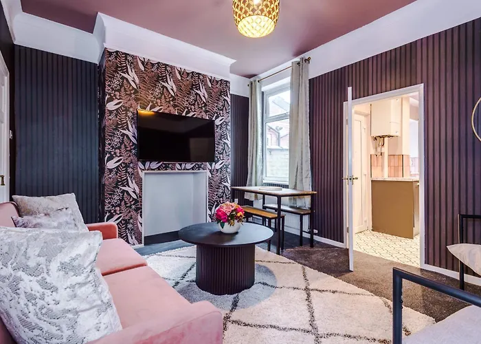 Newly Renovated 5 Bedroom Home-manchester * Manchester