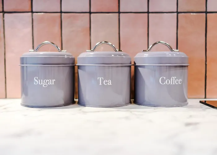 Newly Renovated 5 Bedroom Home-manchester * Manchester