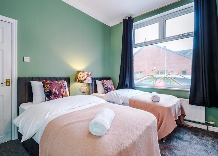 Newly Renovated 5 Bedroom Home-manchester Casa de Férias Manchester