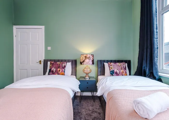 Newly Renovated 5 Bedroom Home-manchester Holiday home Manchester