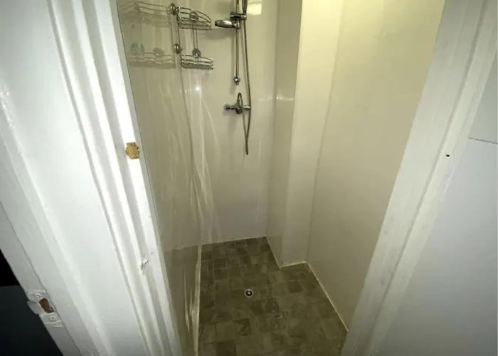 Png - Abernant Shared Facilities Manchester