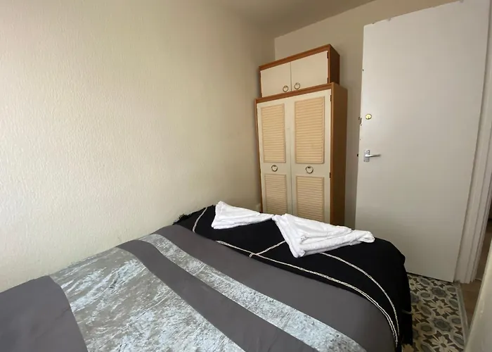 Png - Abernant Shared Facilities *