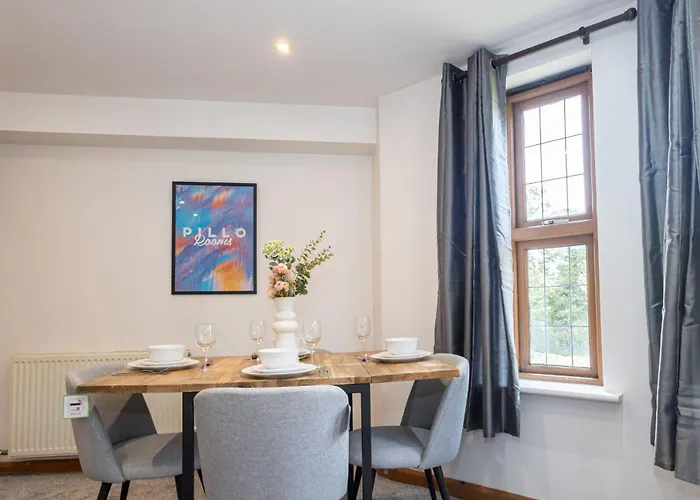 Pillo - Abbey Grove *