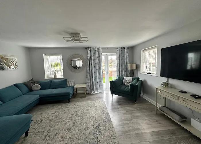 Stylish 4br Townhouse On Stretford Marina - Waterside In M32 * マンチェスター