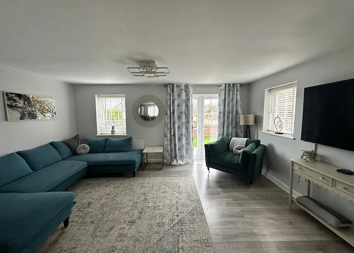 Stylish 4br Townhouse On Stretford Marina - Waterside In M32 * Manchester