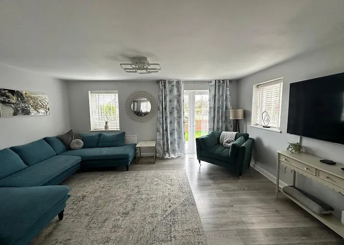 アパート Stylish 4br Townhouse On Stretford Marina - Waterside In M32 マンチェスター