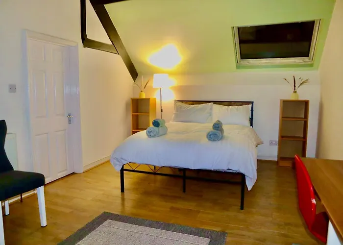 The Church E Kamp alanı Manchester