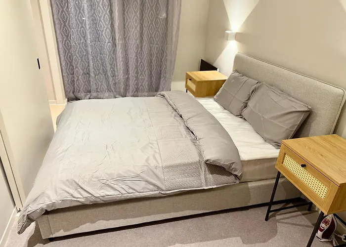 דירה Elegant 2-bed 2-bath In With Balcony מנצ'סטר