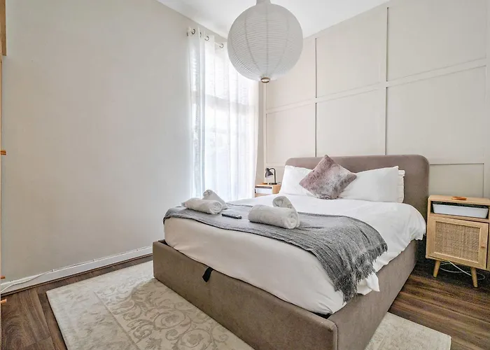 Cosy In Stunning Didsbury Manchester