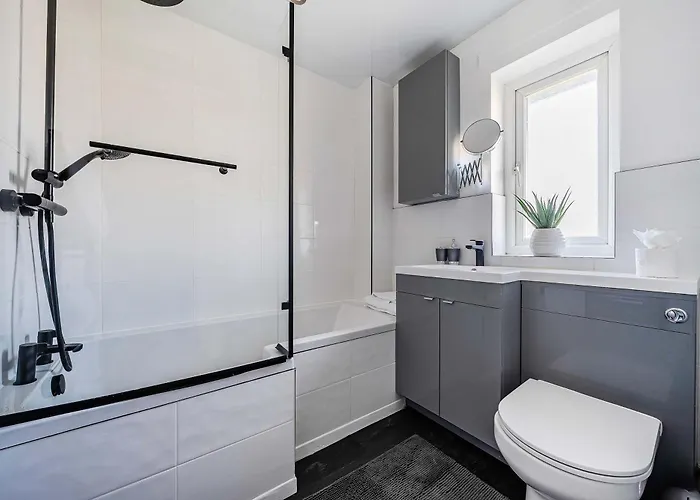 Stylish 2br Near Mcr Airport