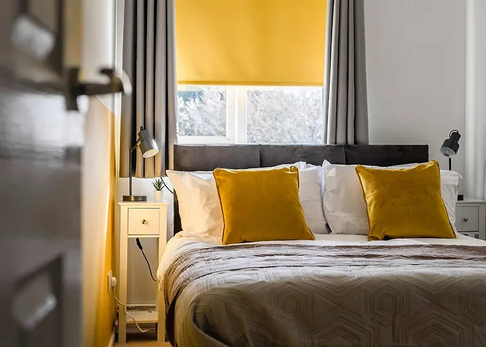 Stylish 2br Near Mcr Airport *