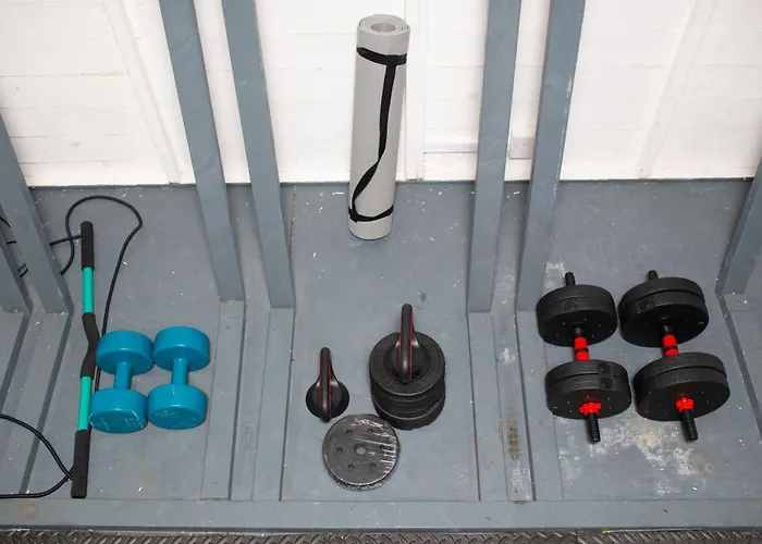 بيت للعطل The Grey Mansion *