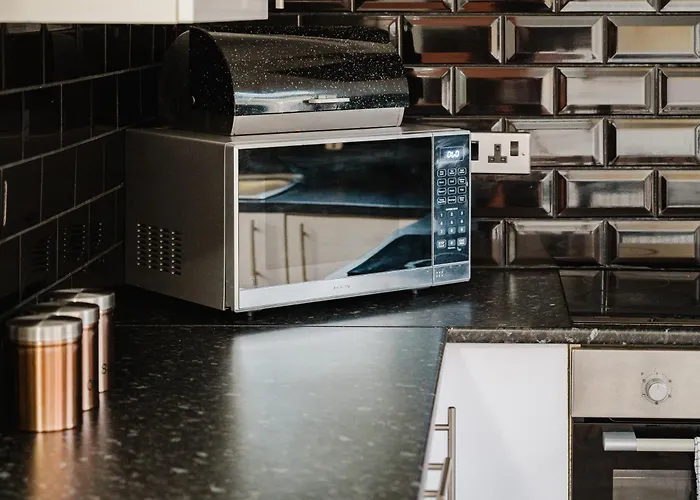 3br | Parking | Contractor | A57 & M60 Links * مانشستر