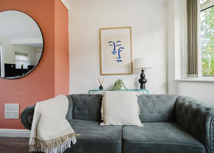 3br | Parking | Contractor | A57 & M60 Links شقة *