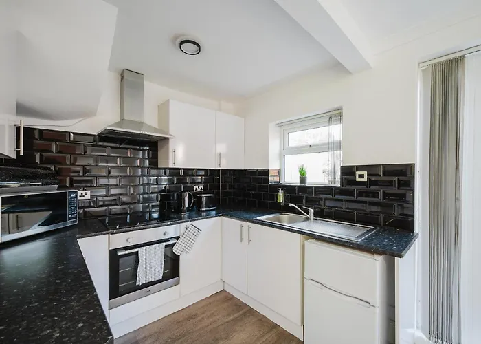 3br | Parking | Contractor | A57 & M60 Links Apartament *