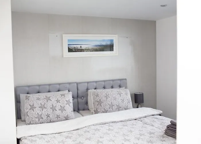 بيت للعطل The Grey Mansion