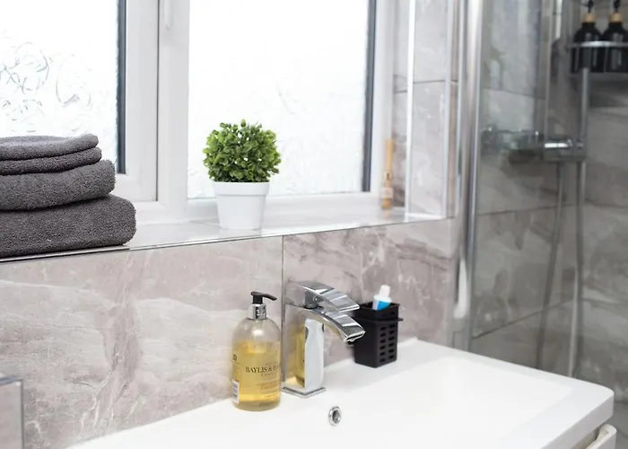 The Grey Mansion * Manchester