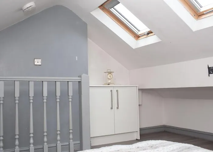 The Grey Mansion * مانشستر