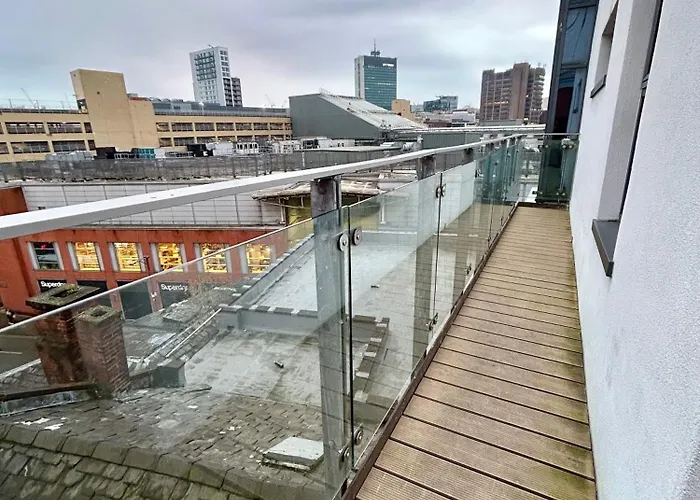 Centre 2 Bed With A Balcony Manchester