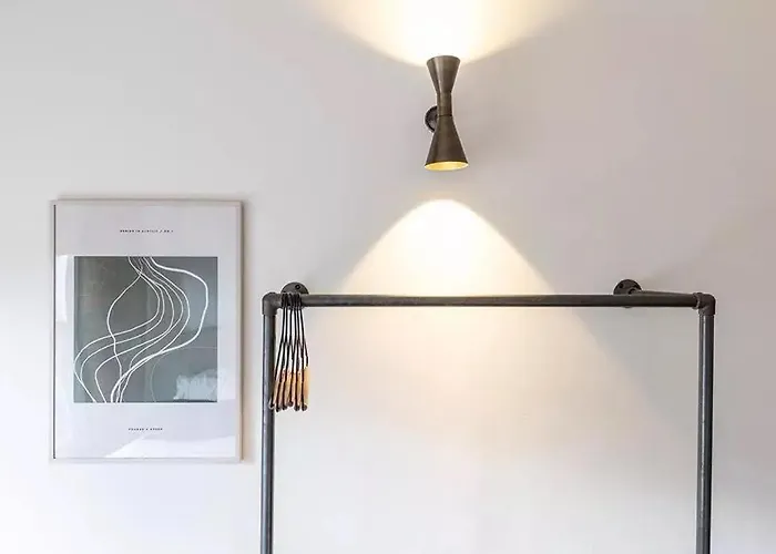 Urban Base, Stone's Throw From Attractions * 맨체스터