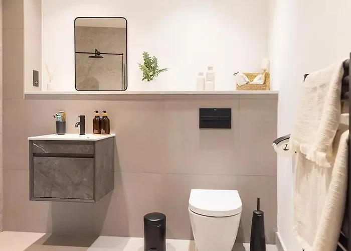 아파트 Urban Base, Stone's Throw From Attractions *